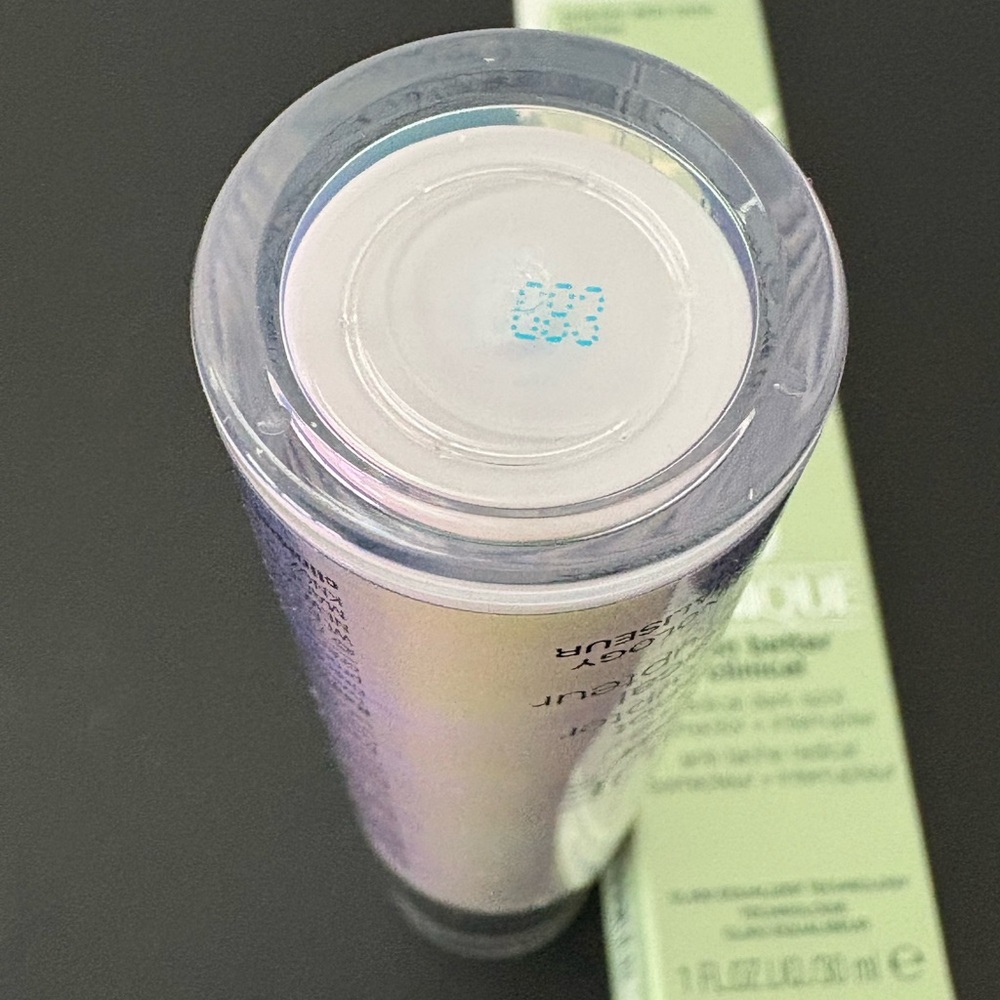 Clinique Even Better Clinical Radical Dark Spot Corrector 1 oz New in Box - Picture 3 of 3